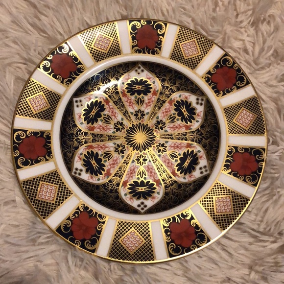 Royal crown Derby Old Imari Salad plate 8 1/2 inches